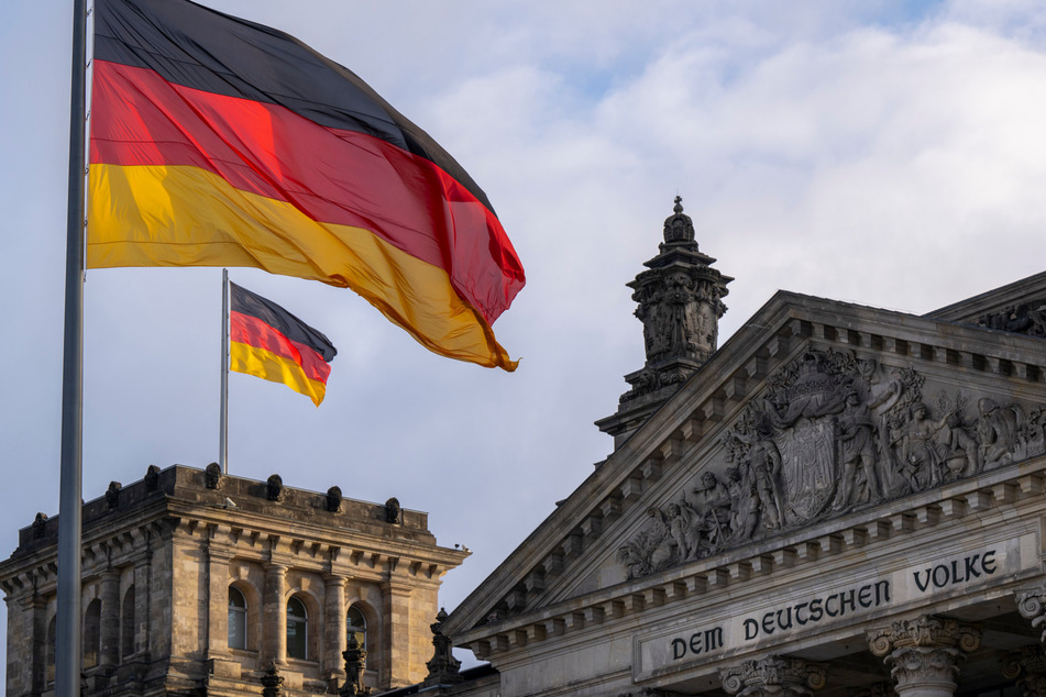 Die Auftaktveranstaltung vor dem Reichstagsgebäude soll nach Angaben eines AfD-Sprechers gegen 13 Uhr beginnen.