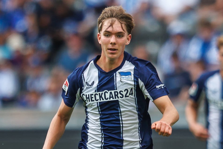 Kennet Eichhorn (16) hat nach seinem Durchbruch bei Hertha BSC in diesem Sommer den Weg zur Werkself angetreten.