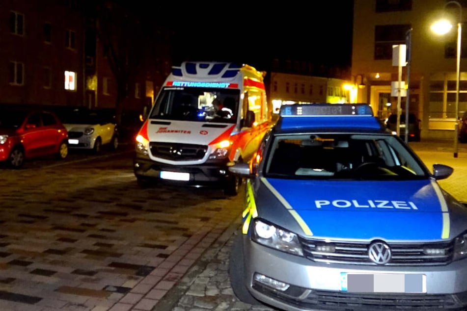 Der 24-Jährige erlitt einen Nasenbeinbruch und wurde in ein Krankenhaus gebracht.