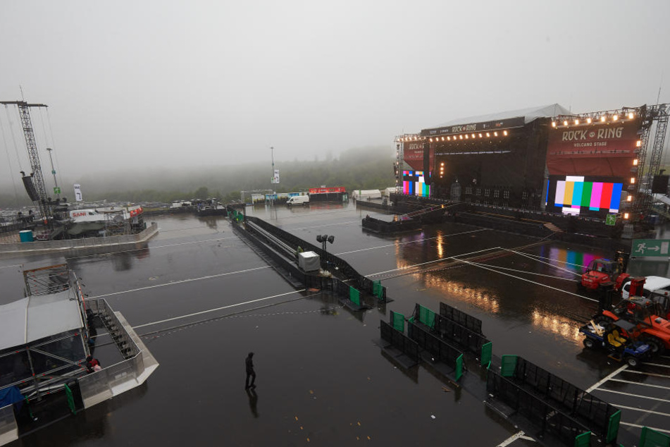 Rund 80 Bands treten am Nürburgring auf drei Bühnen auf.