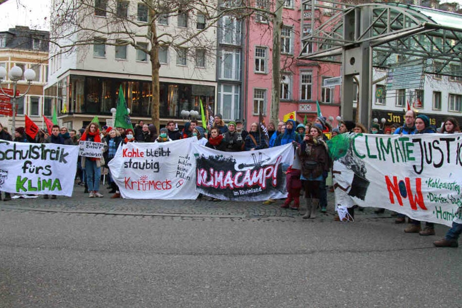 Die Demonstranten in der Bonner Innenstadt.