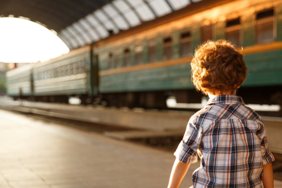 Der Junge setzte sich alleine in den Zug und fuhr nach Jestetten. (Symbolbild)