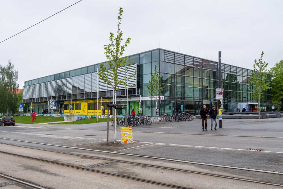 Die Mensa der TU Chemnitz an der Reichenhainer Straße ist für viele Studenten ein beliebter Anlaufpunkt. Bald gibt es dort einen Laden weniger.