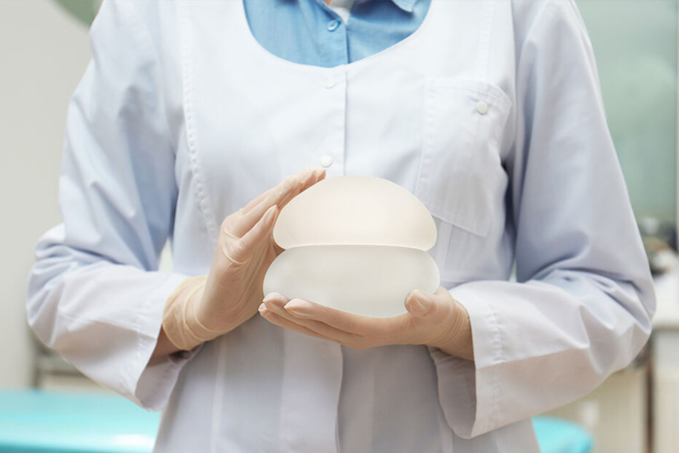 Schmerzen Und Implantatgre Daniela Katzenberger