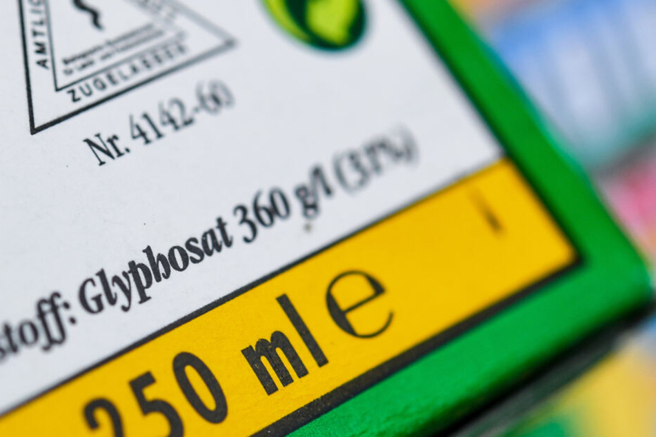 Bis Ende 2022 soll vollständig auf Glyphosat verzichtet werden (Symbolbild).