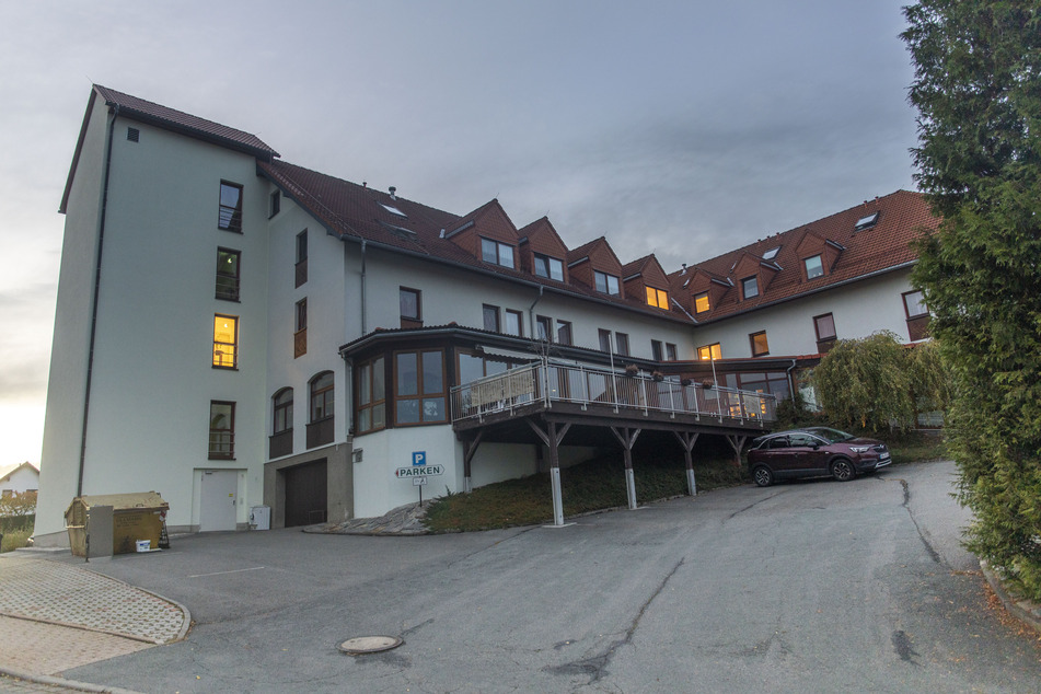 Corona-Ausbruch in der Seniorenresidenz "Am Sonnenhang" in Thermalbad Wiesenbad: Fast alle Bewohner sind positiv auf Corona getestet worden.