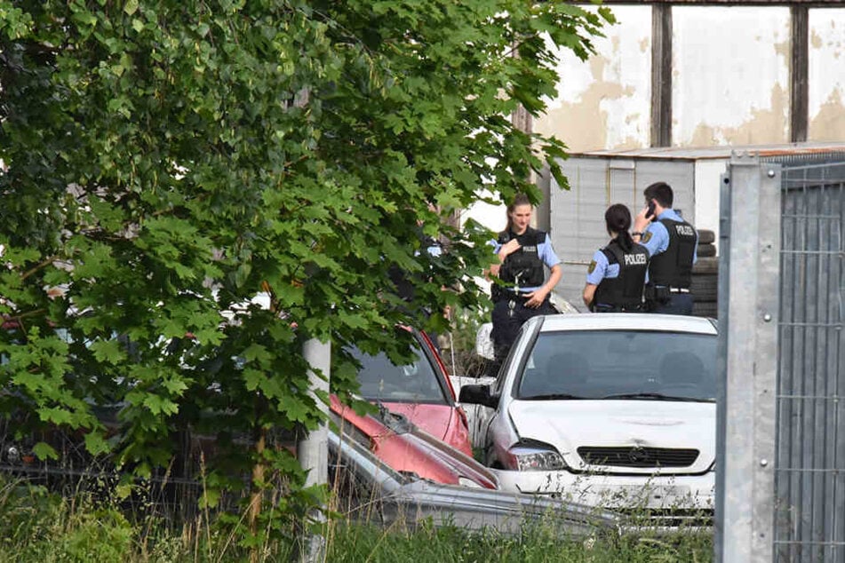 Die Polizei untersucht den Überfall auf die Mitarbeiter des Unternehmes.