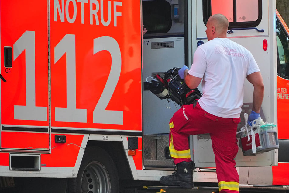 Berlin: Toter bei Brand in Zehlendorf: Wiederbelebung erfolglos