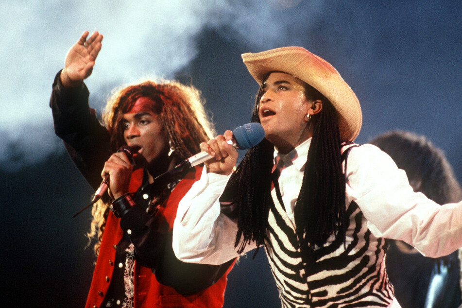 Das Pop-Duo "Milli Vanilli" bei einem Auftritt in der Musiksendung "Peter's Popshow" in Dortmund am 17.11.1989.