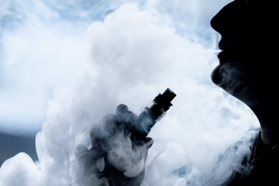 Viel Rauch um Liquids: Sie können unter anderem Herzrasen, Krampfanfälle, Panikattacken und Psychosen verursachen. (Symbolbild)