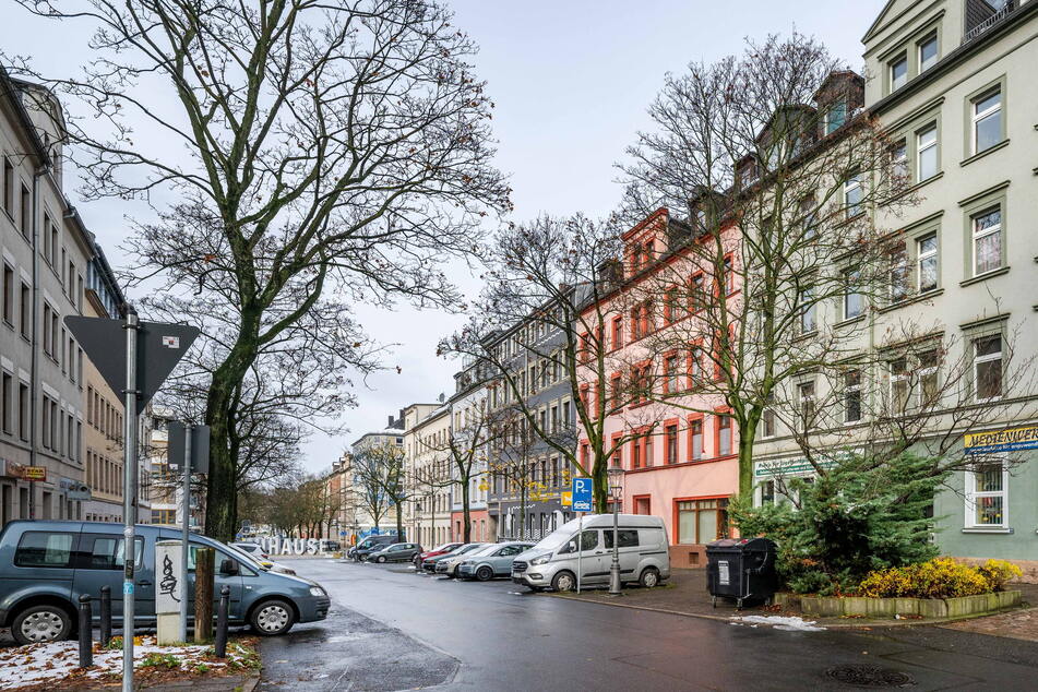 Die Elisenstraße in der Chemnitzer City: Hier wurde eine Rentnerin (75) brutal niedergestoßen. Die Frau kam in ein Krankenhaus.