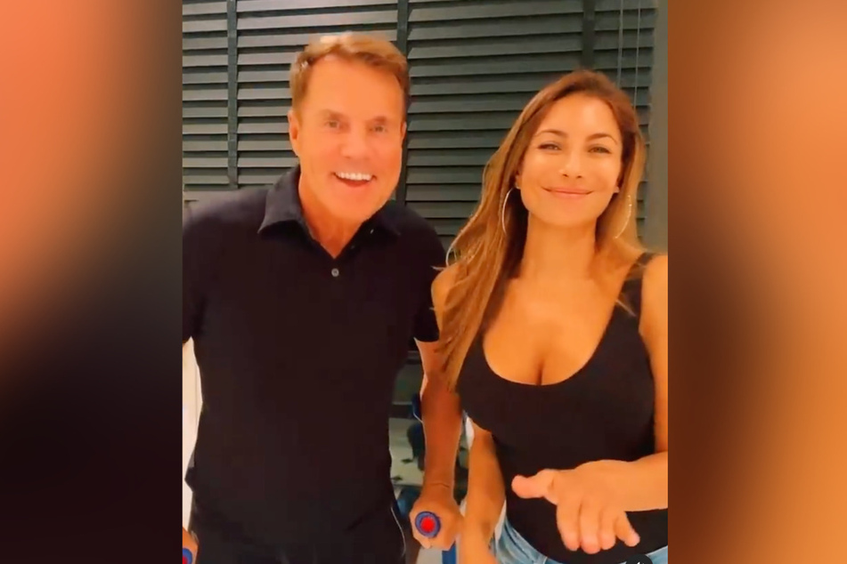 Dieter Bohlen (66) präsentiert seinen neuen Haarschnitt bei einem Tanz mit Partnerin Carina (36).