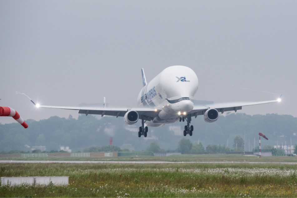 In jedem Fall ist eines sicher: Es heben derzeit kaum noch Flugzeuge ab (Symbolbild).