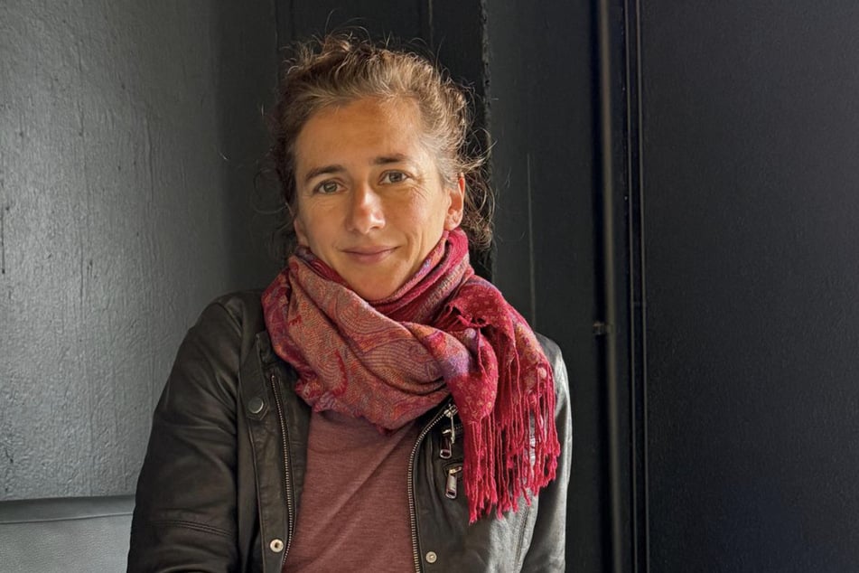 Elena Lierck ist Gründerin der Initiative NichtGenesenKids und Stiftungsbotschafterin der LostVoicesStiftung und kämpft für die, die es nicht mehr können. "Jeder muss wissen, was ME/CFS ist und was es bedeutet und das jeder daran erkranken kann", sagt sie entschlossen im Gespräch mit TAG24.