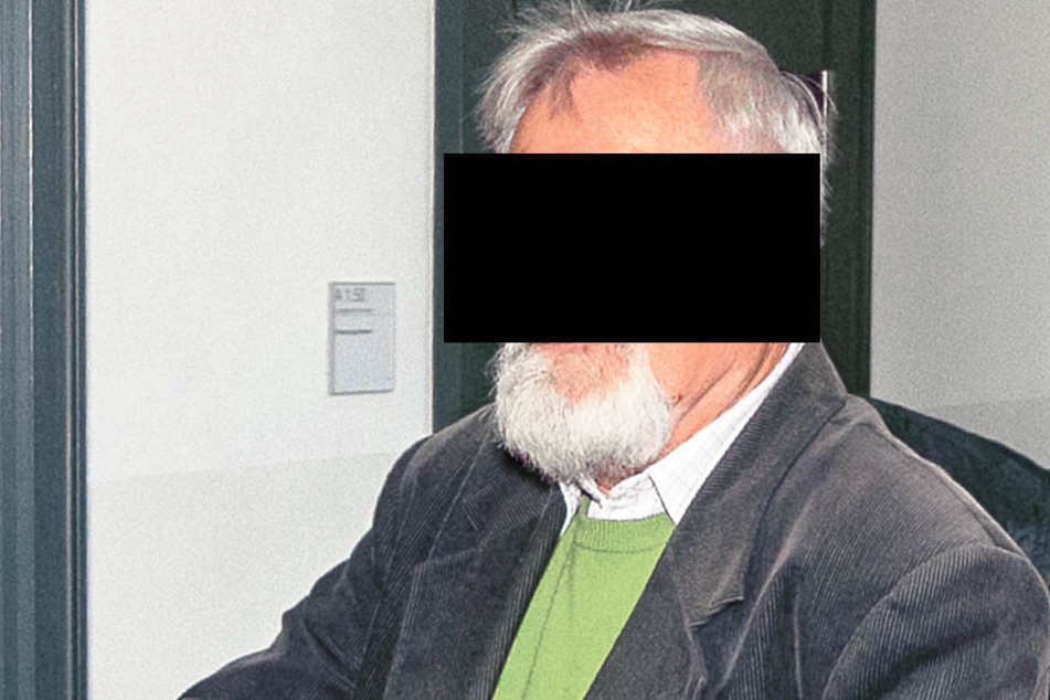 Andreas P. (66) zog das Pfefferspray auf einer Trauerkundgebung.