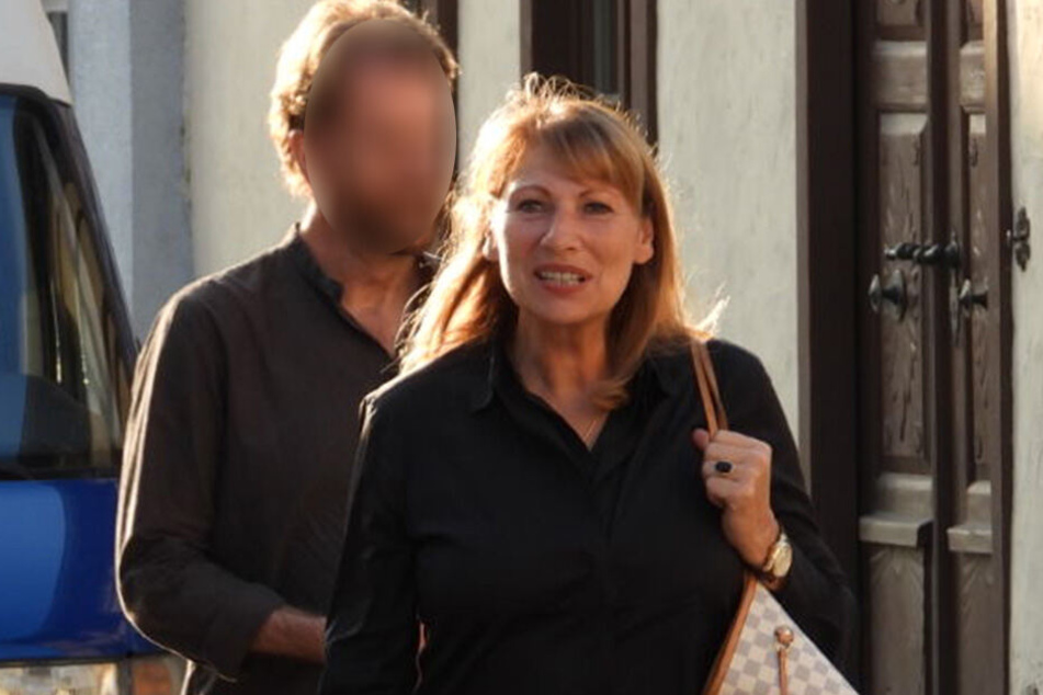Gleichstellungs- und Integrationsministerin Petra Köpping (61, SPD) auf dem Weg zu einer Lesung in Brandis.