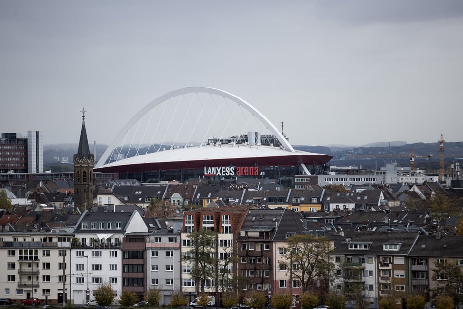 Sollte sich der positive Trend mit der Inzidenz bis Mittwoch fortsetzen, können jeweils bis zu 500 Fans am Samstag und Sonntag in die Halle kommen könnten.