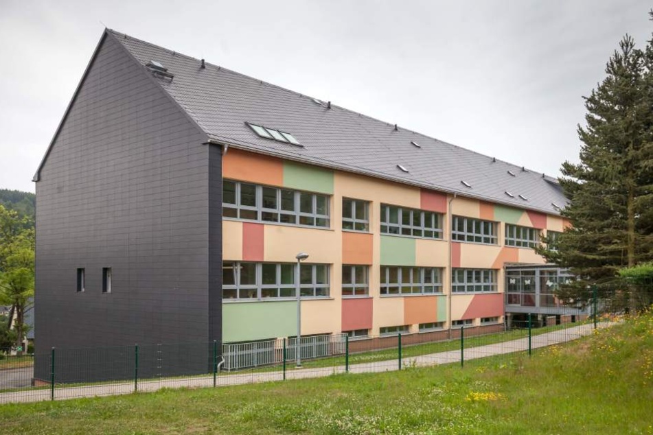 Die Grundschule in Seiffen.
