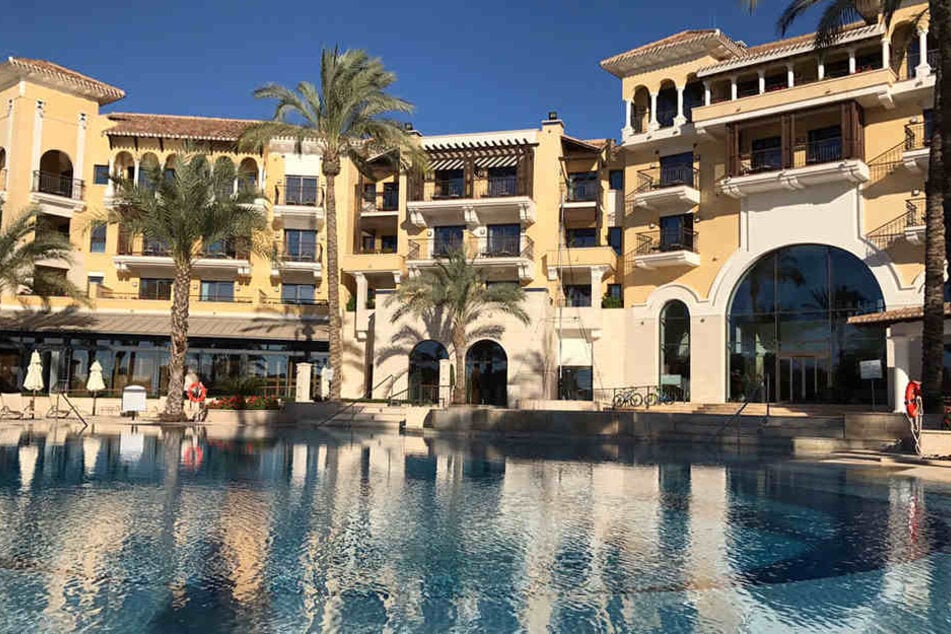 Ein Hauch von Urlaub und Luxus: Der FC Erzgebirge ist im Hotel International Mar Menor Golf Resort abgestiegen.