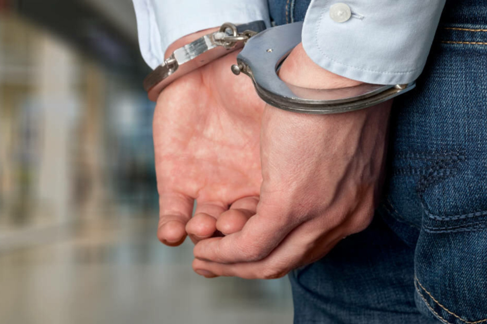 Haftstrafe rechtsgültig: Mann (50) ging mit Kugelschreiber auf Sozialamt-Mitarbeiter los
