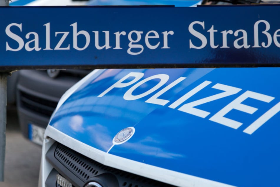 Die Tat geschah an der Salzburger Straße. Die Polizei ermittelt (Symbolbild).