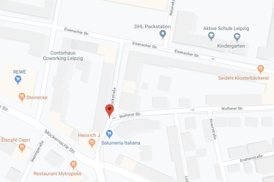 Auf der Stockstraße fährt regulär die Straßenbahnlinie 4 in Richtung Stötteritz, die nun umgeleitet werden muss.