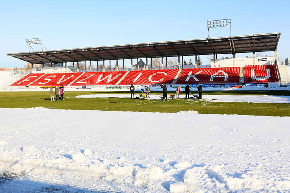 Das Zwickauer Stadion im Schnee. Solche Bedingungen könnten im Januar auf die FSV-Profis warten.