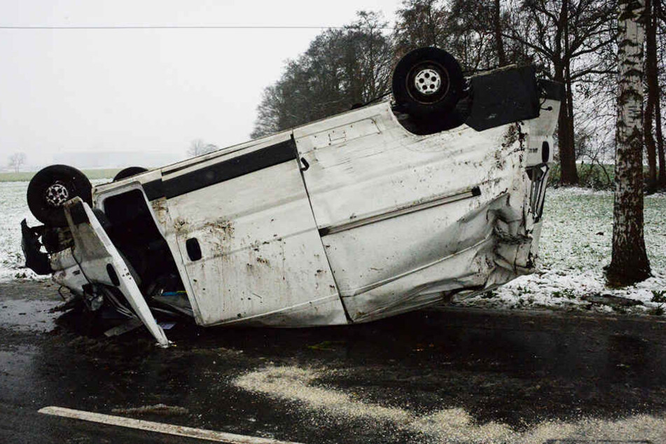 Der Transporter war nach dem Unfall nur noch Schrott.