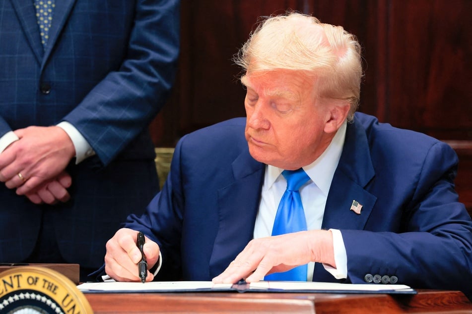 President Donald Trump will reportedly be signing an executive order this week that will punish banks he claims have discriminated against conservatives.