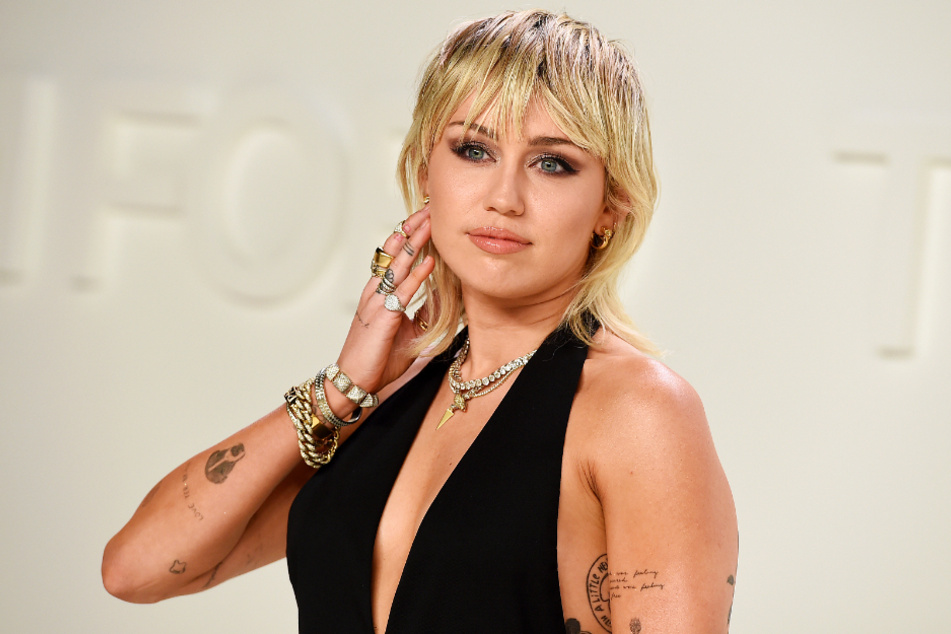 Miley Cyrus is mourning the loss of her grandmother.