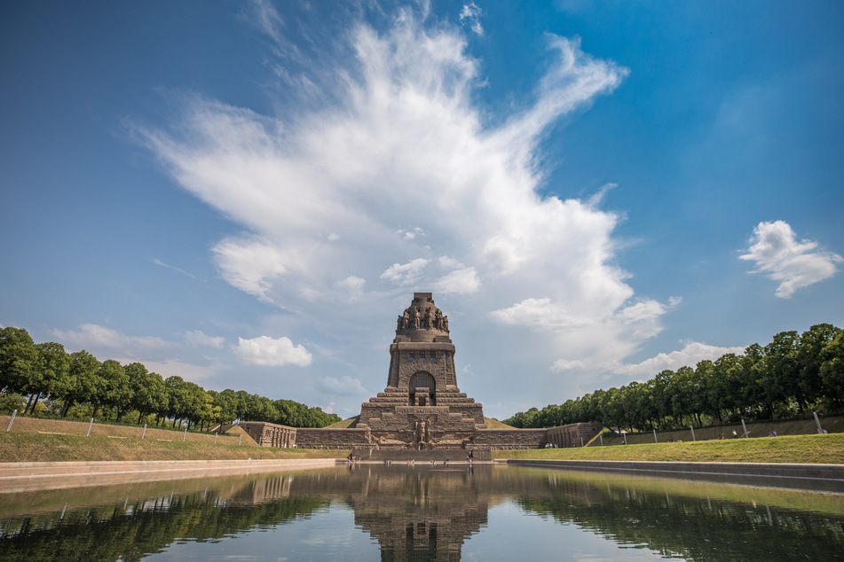 Das Völkerschlachtdenkmal steht im Südosten von Leipzig und erinnert an die gleichnamige Schlacht aus dem Jahr 1813.