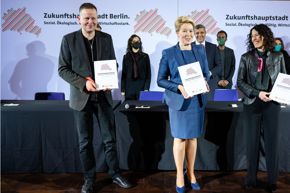 Es ist vollbracht: SPD, Grüne und Linke unterzeichnen Koalitionsvertrag
