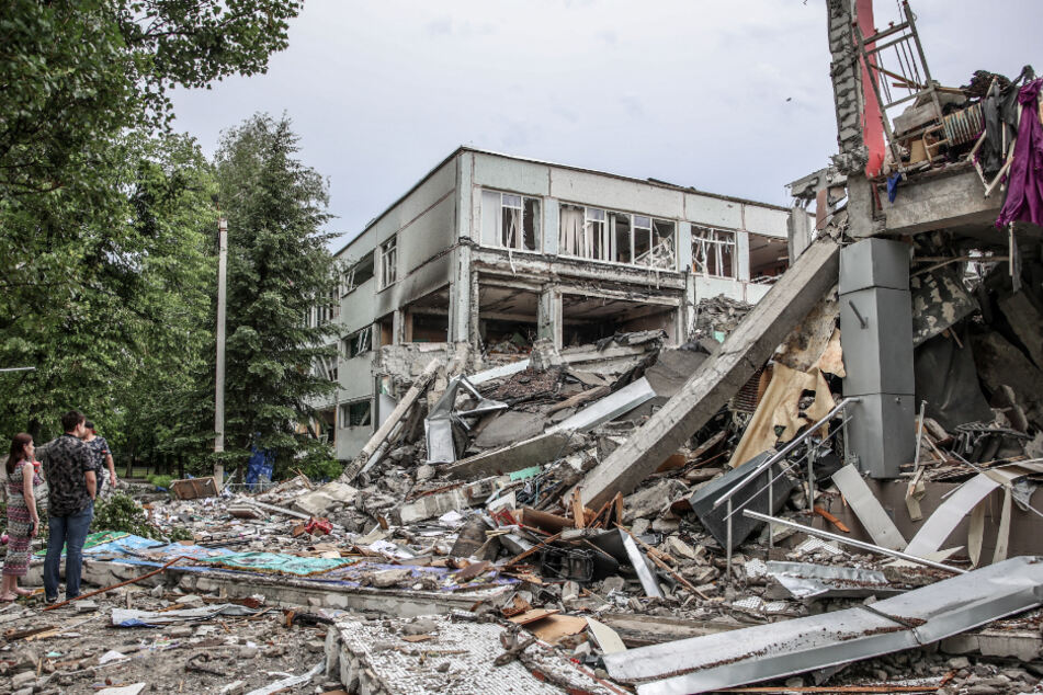 Eine zerstörte Grundschule in Charkiw. In der ostukrainischen Stadt wurden nach Angaben von Gouverneur Oleh Synjehubow (38) mindestens drei Menschen getötet.