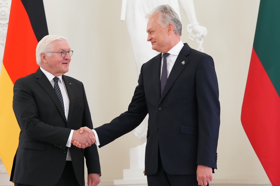 Litauens Präsident Gitanas Nauseda (59, r.) kam am Dienstag mit Bundespräsident Frank-Walter Steinmeier (67) in Vilnius zusammen.
