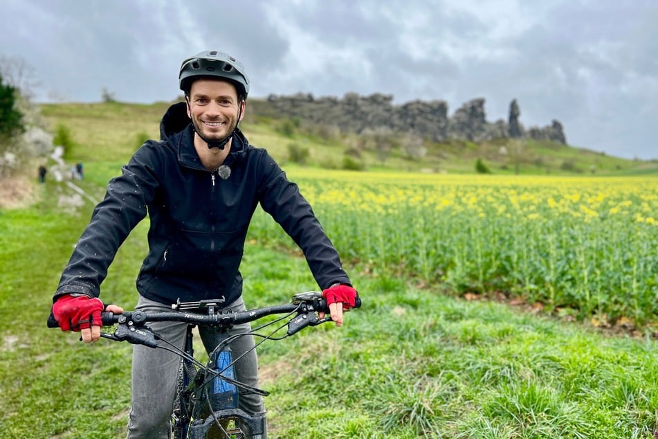 MDR-Reporter Marc Burgemeister testet in der Doku #hinREISEND eine Mountainbike-Tour im Harz.