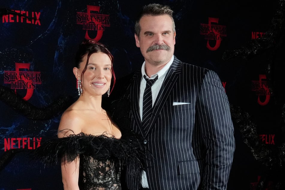 Millie Bobby Brown (21) soll laut einem Bericht Vorwürfe gegen David Harbour (50) erhoben haben.