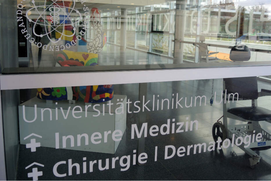 Eingangsbereich der Universitätsklinik Ulm.