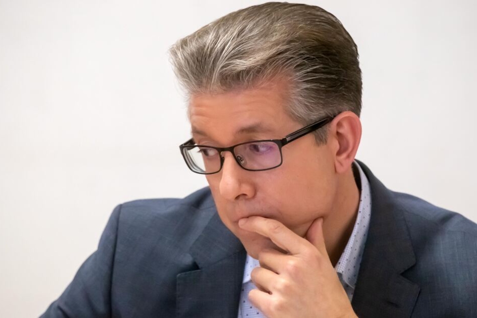 Sozialbürgermeister Ralph Burghart informierte am Mittwoch über die Krankheit.
