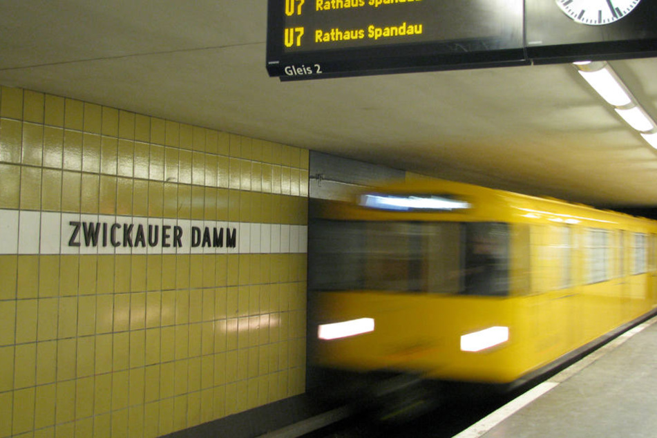 Die U-Bahn ist das pünktlichste Verkehrsmittel in Berlin.