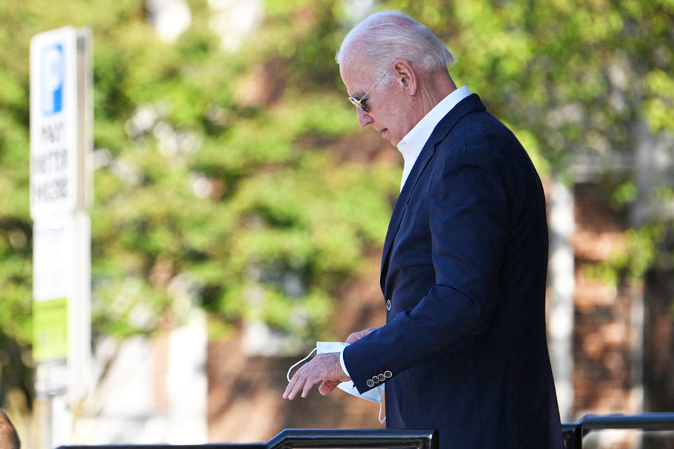 US-Präsident Joe Biden (79) verlässt sein Strandhaus, nachdem ein Pilot in den Luftraum eindrang.