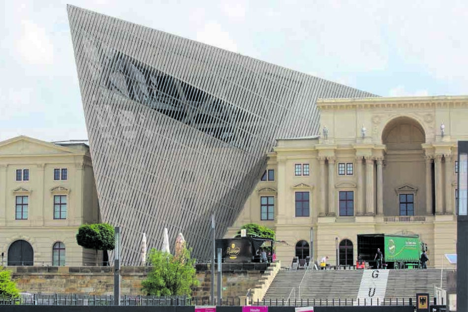 Im Militärhistorischen Museum Dresden stellen sich Freitag Deutschlands Elitesoldaten vor.