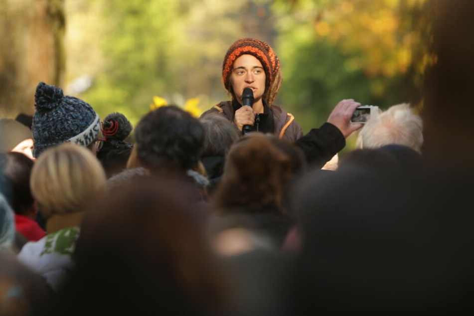 Carole Rackete bei einem Dorfspaziergang in Keyernberg.