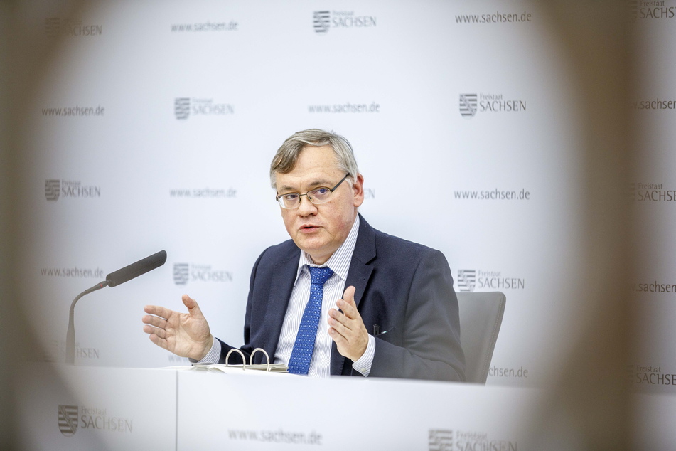 Sachsens Verfassungsschutzpräsident Dirk-Martin Christian (60) warnt vor einer Radikalisierung sächsischer Bürger.