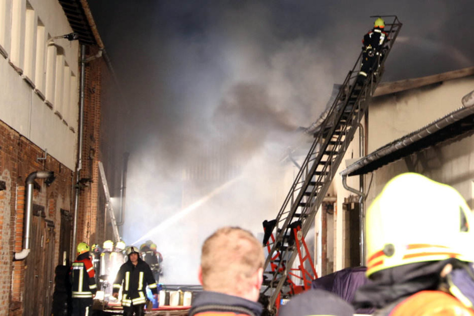 Die Feuerwehr war mit einem Großaufgebot vor Ort.