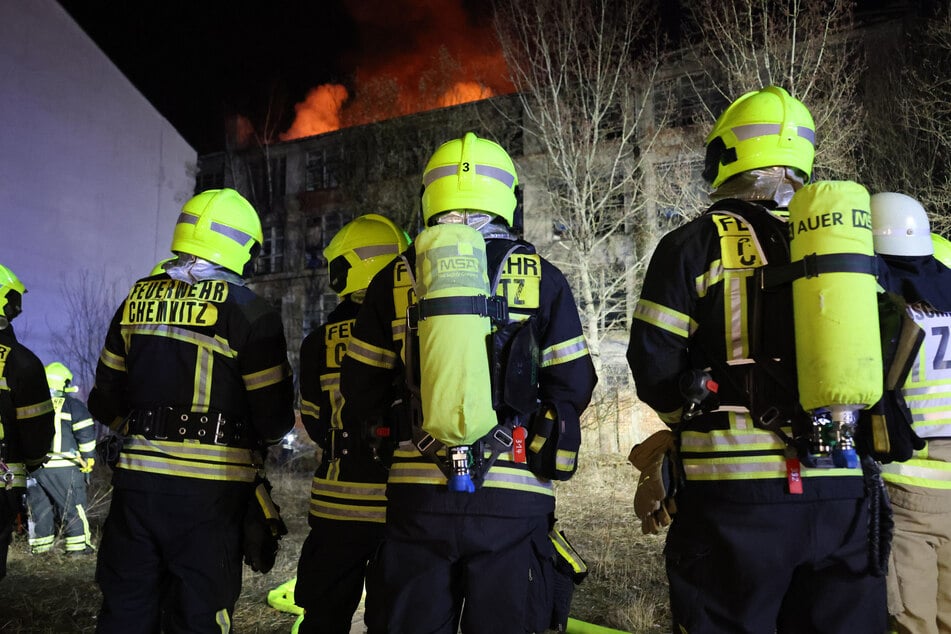 In der Nacht von Samstag auf Sonntag hatte es direkt neben den Wanderer-Werken in Schönau gebrannt.