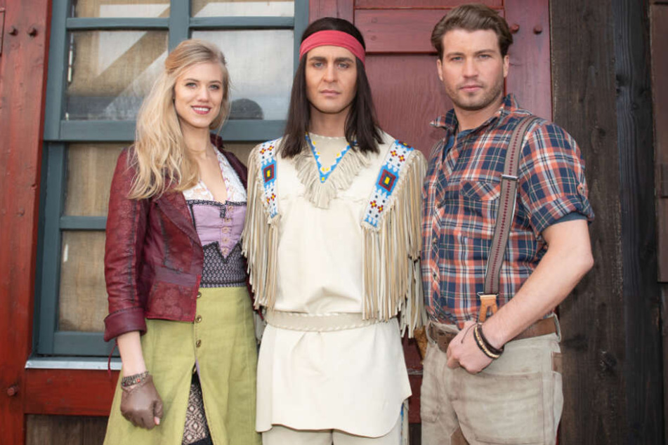 Larissa Marolt spielt bei den Karl-May-Spielen Tiffany O'Toole, Alexander Klaws (Mitte) gibt erstmals den Winnetou und Raul Richter ist der Sohn des Bärenjägers.