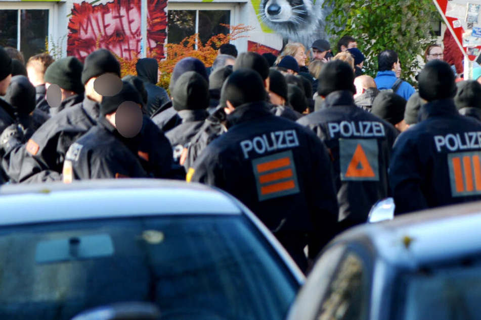 Die Einsatzkräfte der Polizei wurden während der Demo beschimpft.