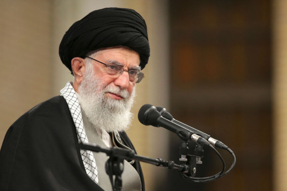 Die vom Büro des obersten iranischen Führers veröffentlichte Aufnahme zeigt den obersten Führer des Iran, Ajatollah Ali Chamenei.