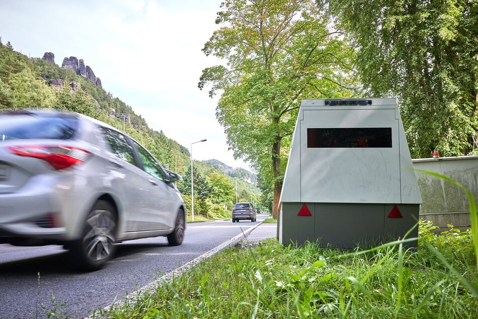 Vorsicht (Radar-)Falle: Leipzig und Chemnitz haben schon solche Enforcement-Trailer angeschafft, in Dresden blitzen sie noch auf Probe.