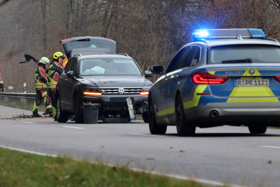 Etwa eineinhalb Stunden lang war die Straße nach dem Unfall gesperrt.